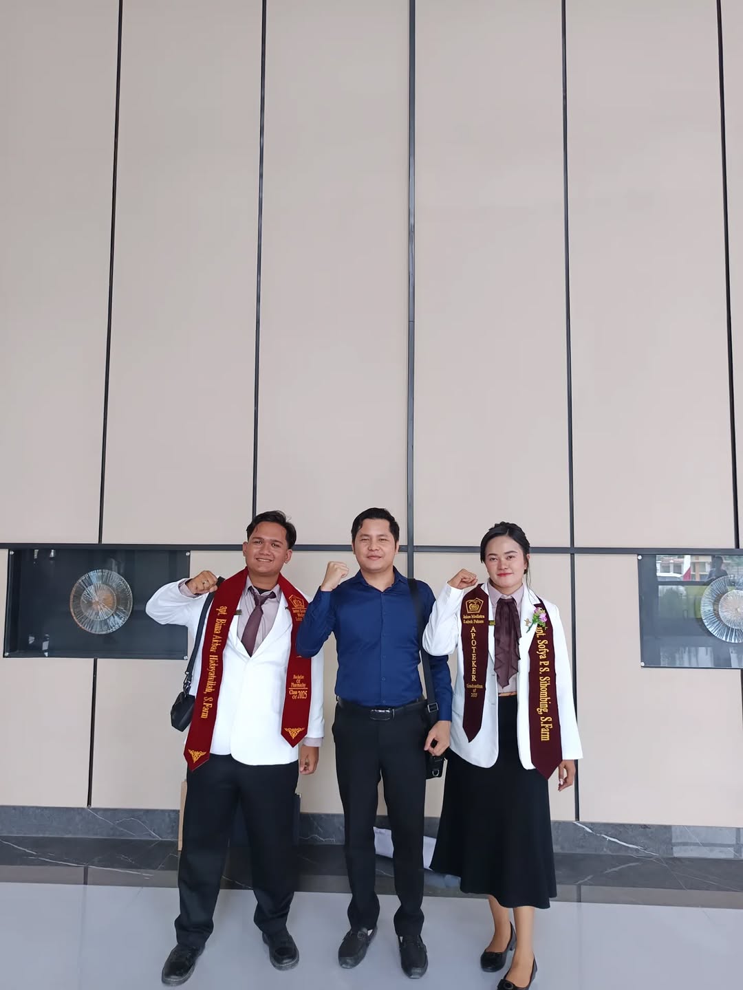 Selamat kepada apoteker bima dan apoteker Sofya atas sumpah profesi ...